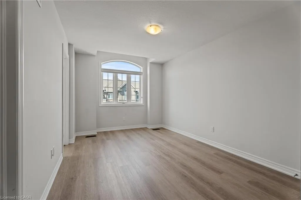 8 Linden Park Lane