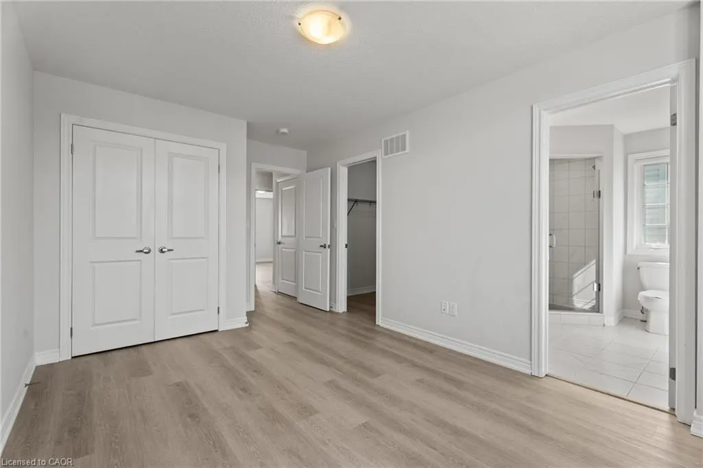 8 Linden Park Lane