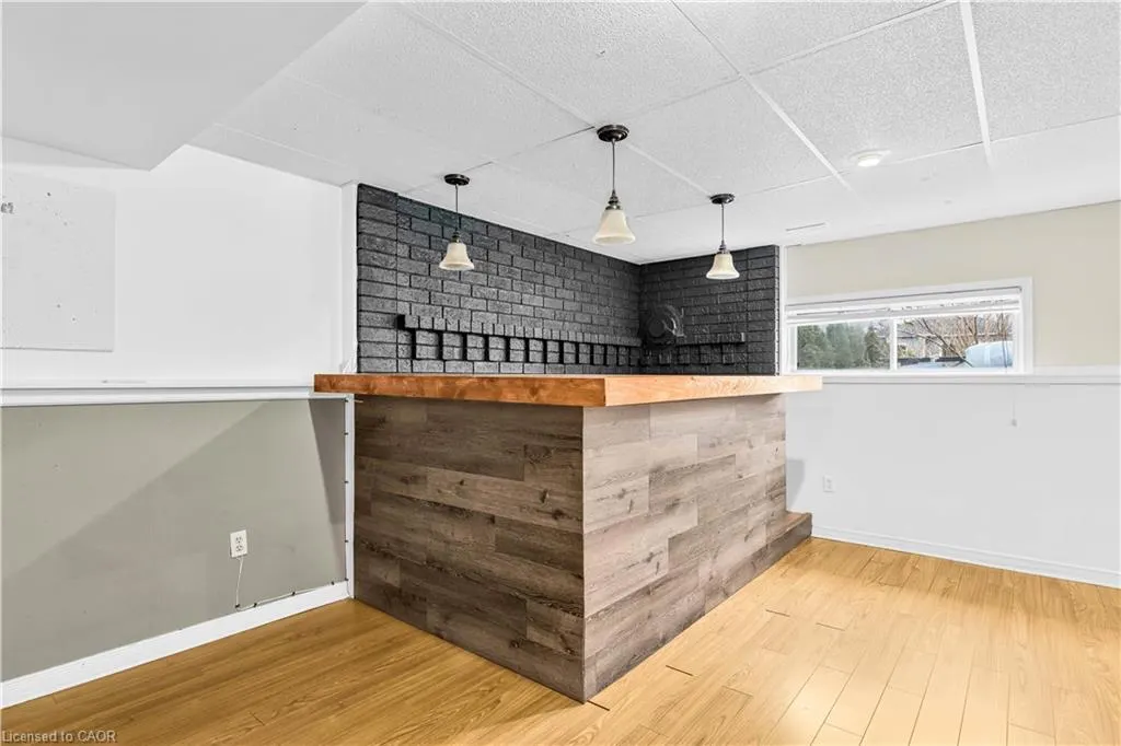 20 Wasaga Sands Drive