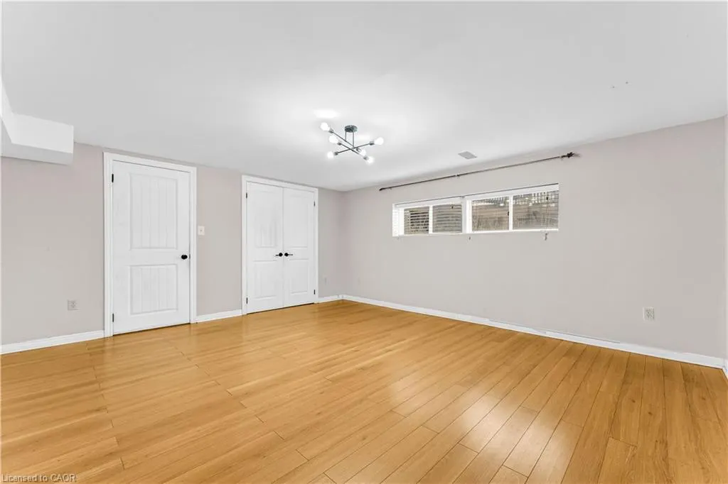20 Wasaga Sands Drive