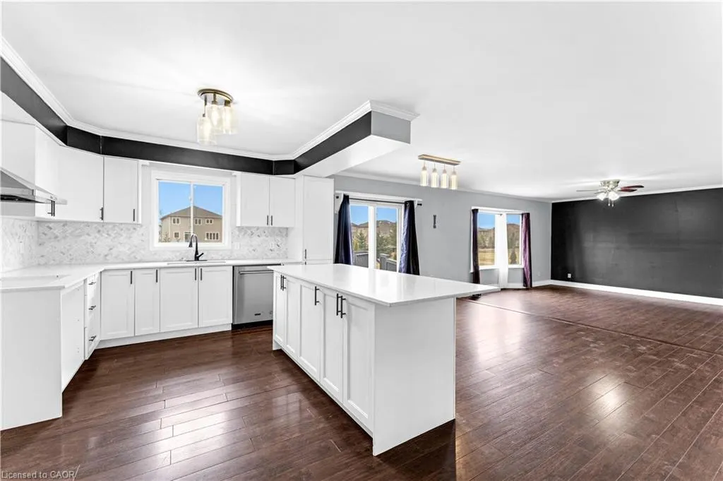 20 Wasaga Sands Drive