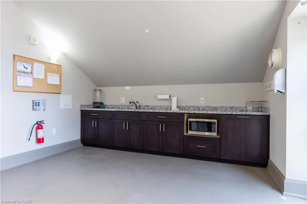 397 King Street W, #207