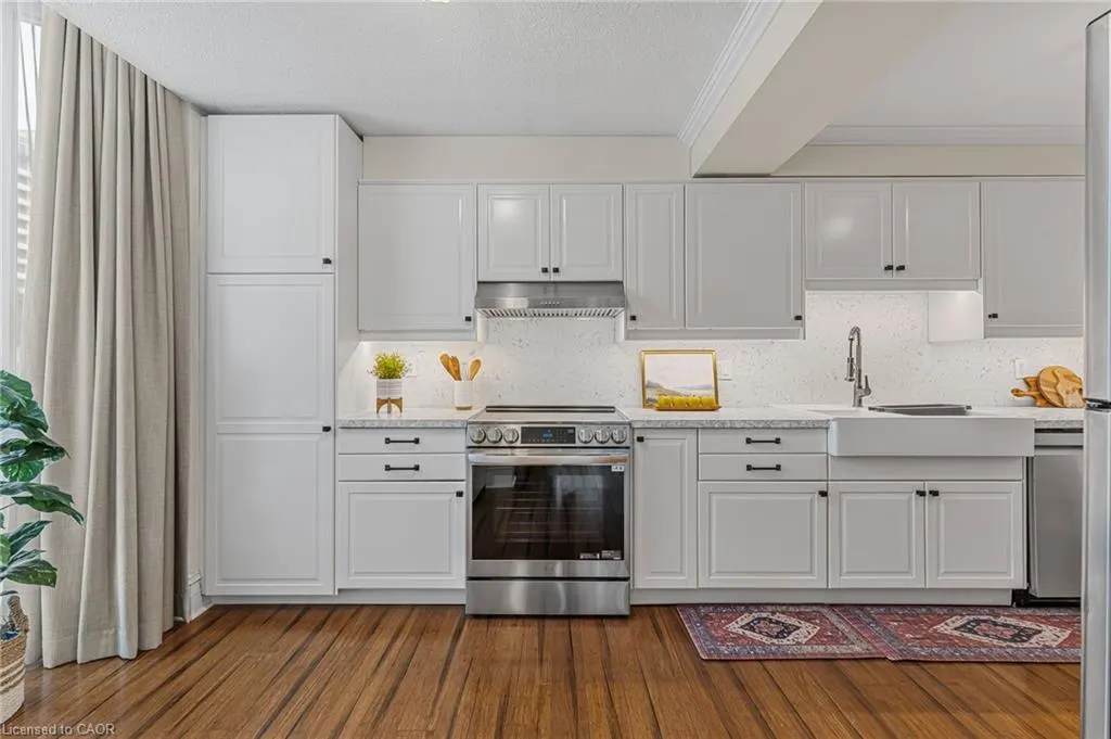 67 Caroline Street S, #102