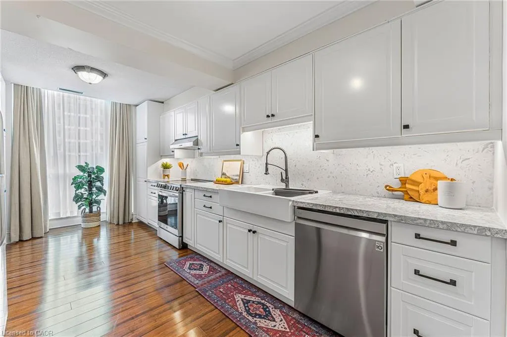 67 Caroline Street S, #102