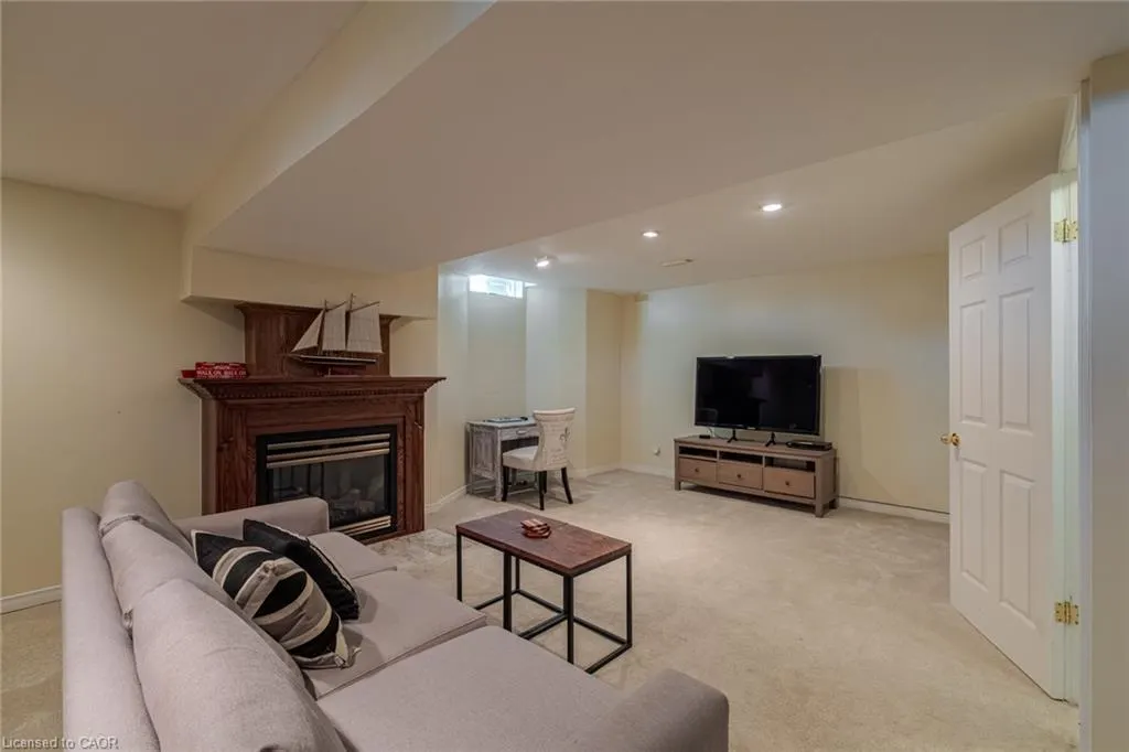 19 Somerset Drive, #16