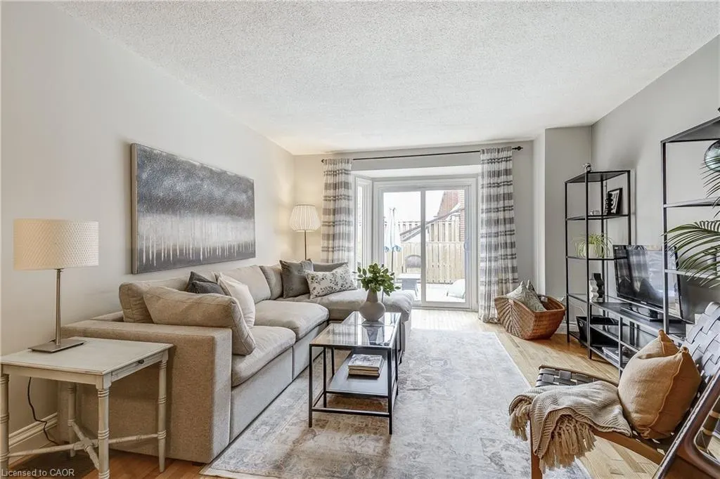 895 Maple Avenue, #418