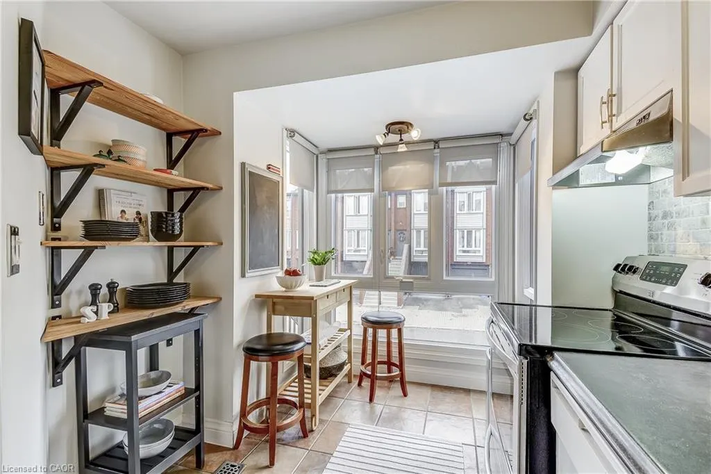 895 Maple Avenue, #418