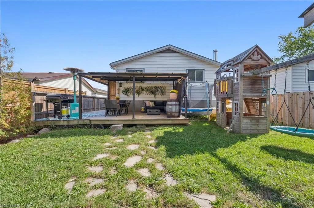 10 Broken Oak Crescent