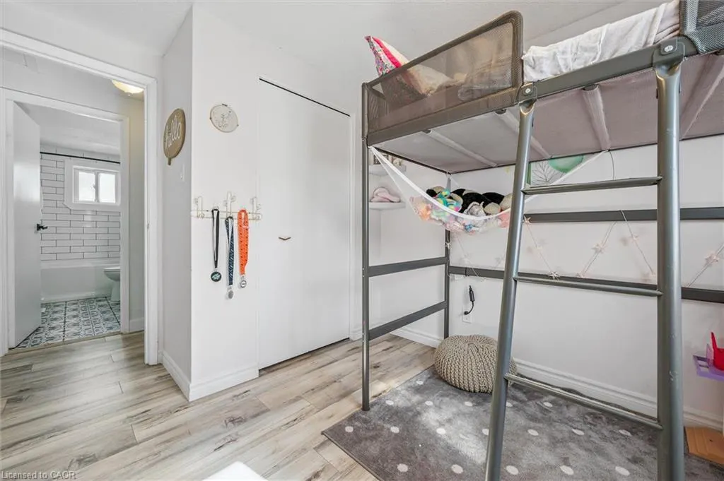 10 Broken Oak Crescent