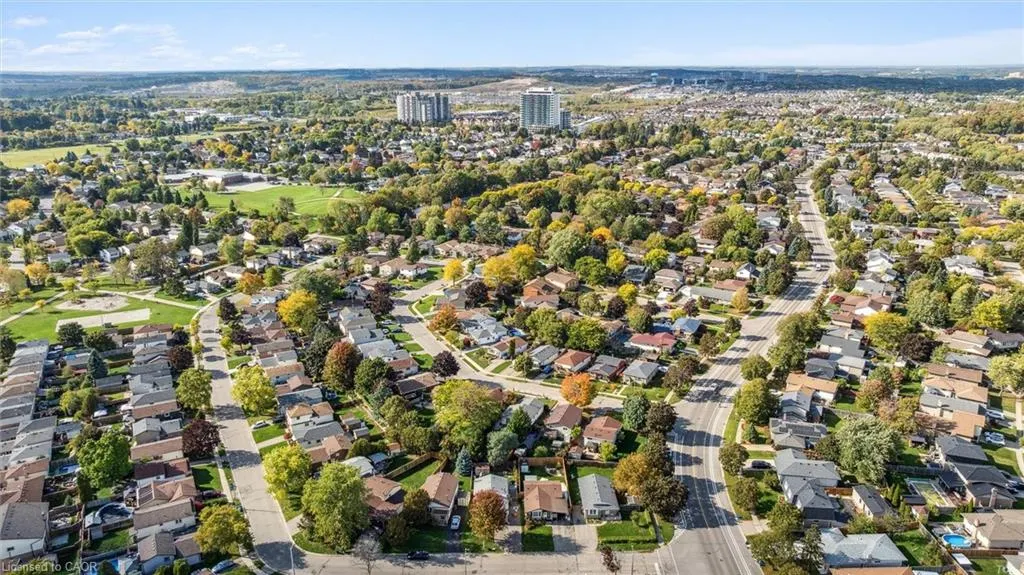 10 Broken Oak Crescent
