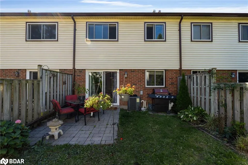 28 Donald Street, #68