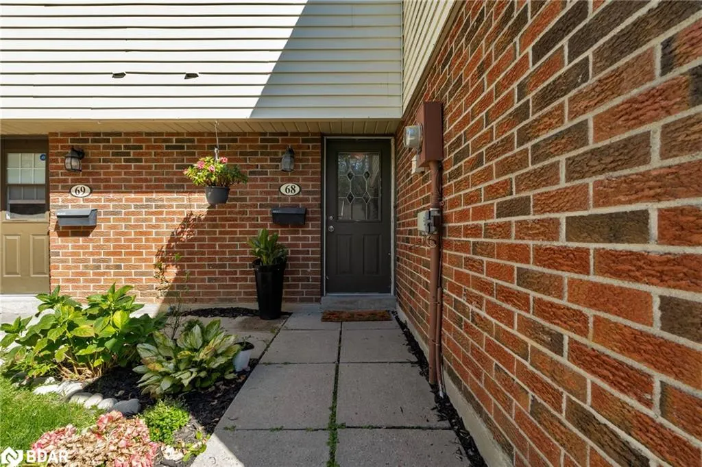 28 Donald Street, #68
