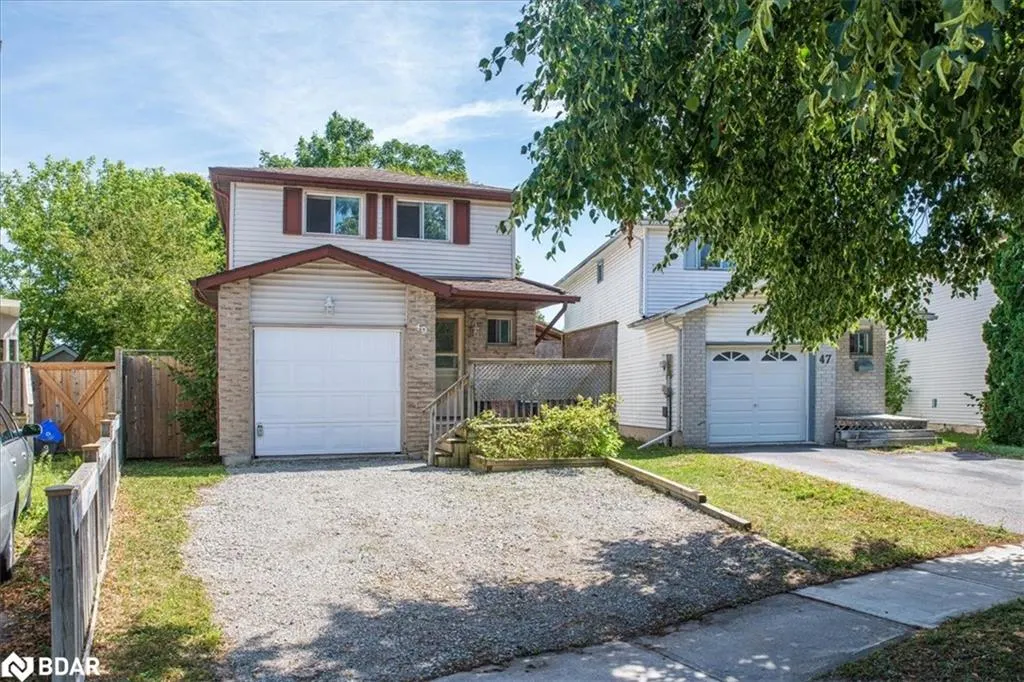 49 Laurie Crescent