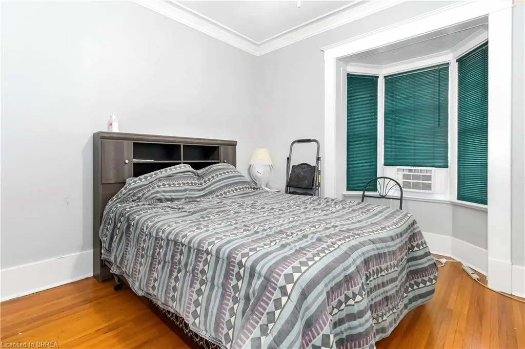 99 Dundas Street