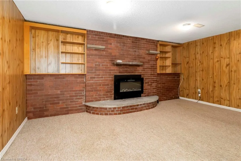 99 Dundas Street