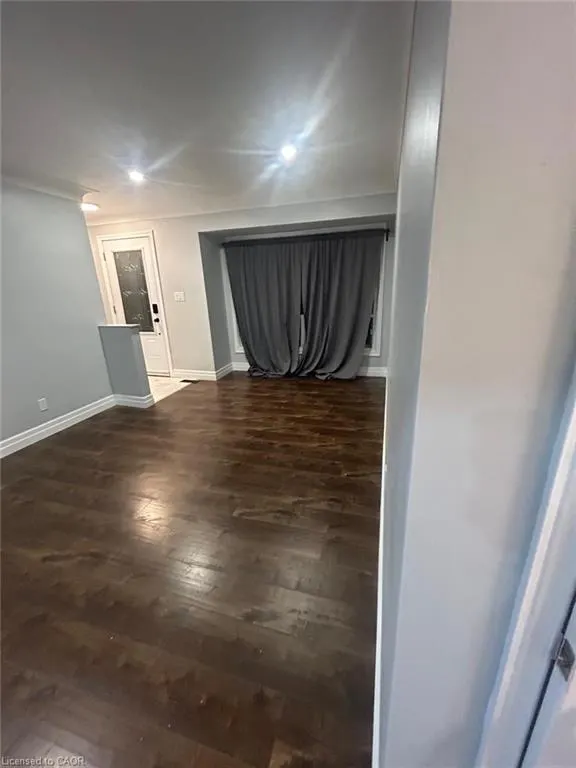 100 Lauris Avenue