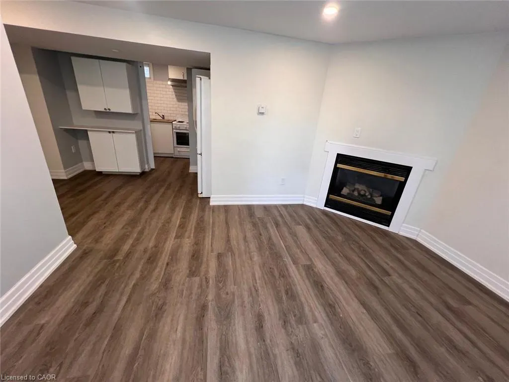 100 Lauris Avenue