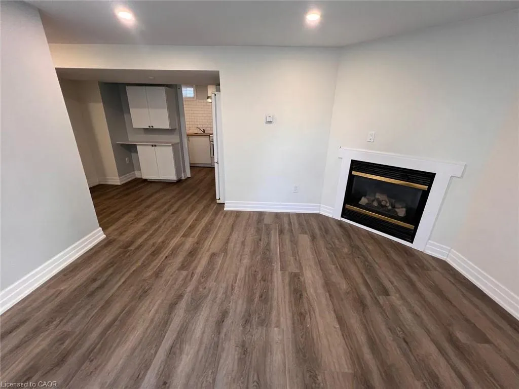 100 Lauris Avenue