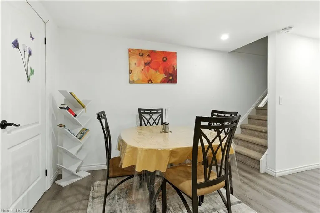 200 Woodhaven Place, #Lower