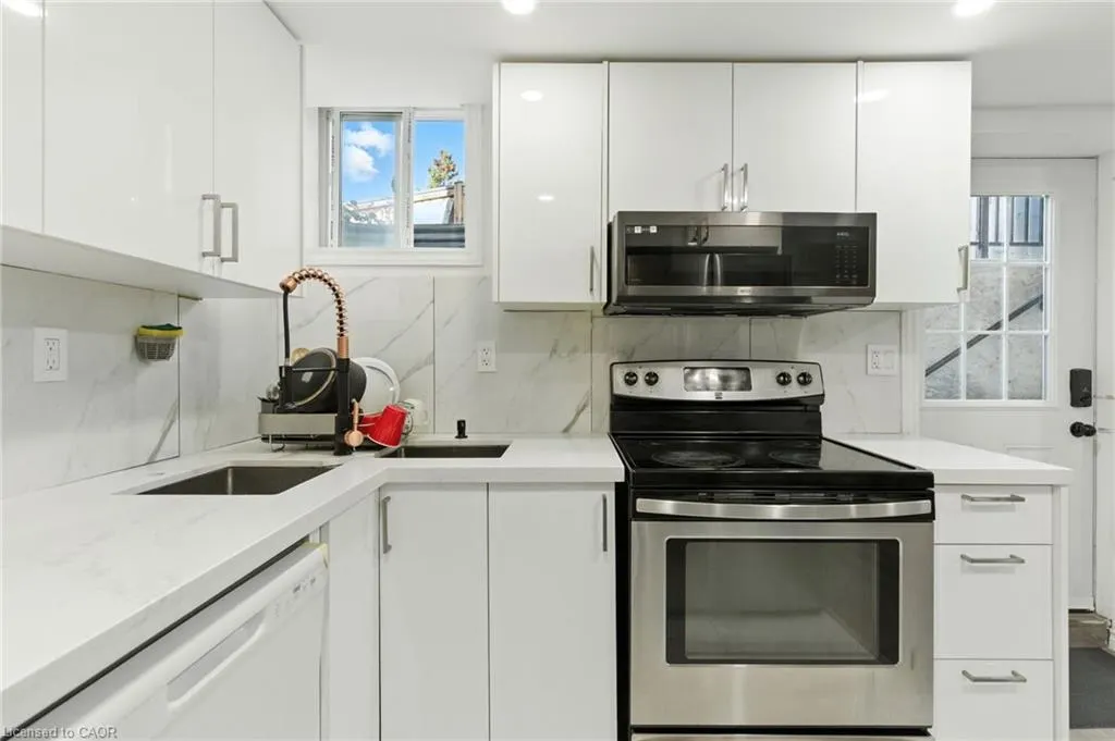 200 Woodhaven Place, #Lower