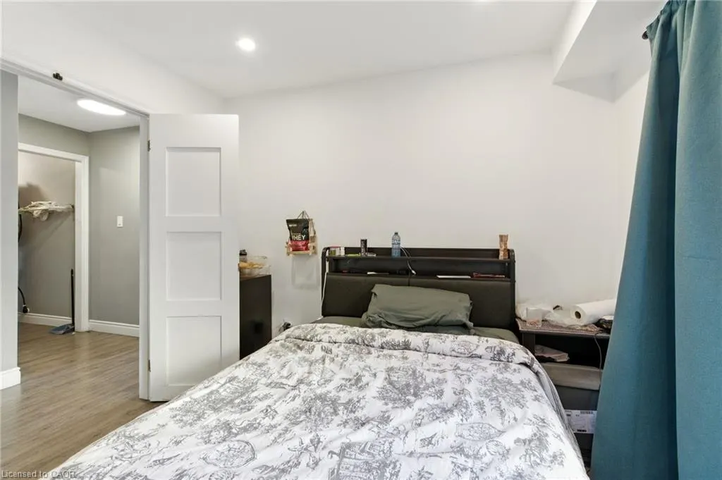 200 Woodhaven Place, #Upper