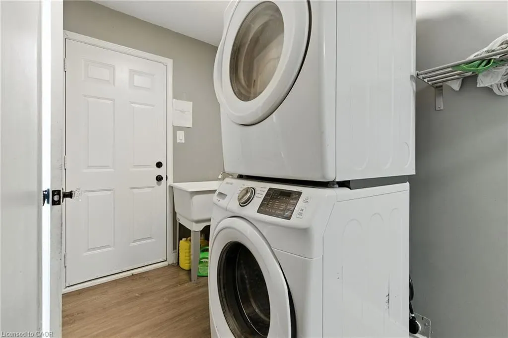 200 Woodhaven Place, #Upper