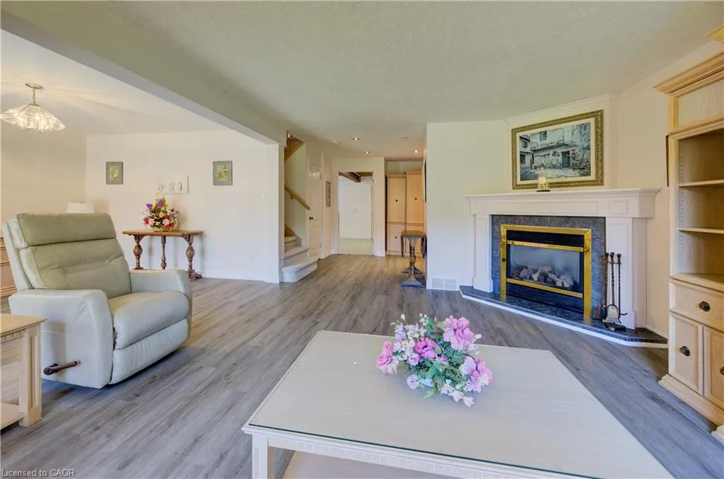 430 Caryndale Drive