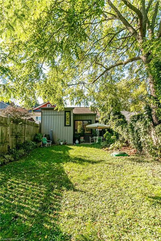 163 Ferrie Street E