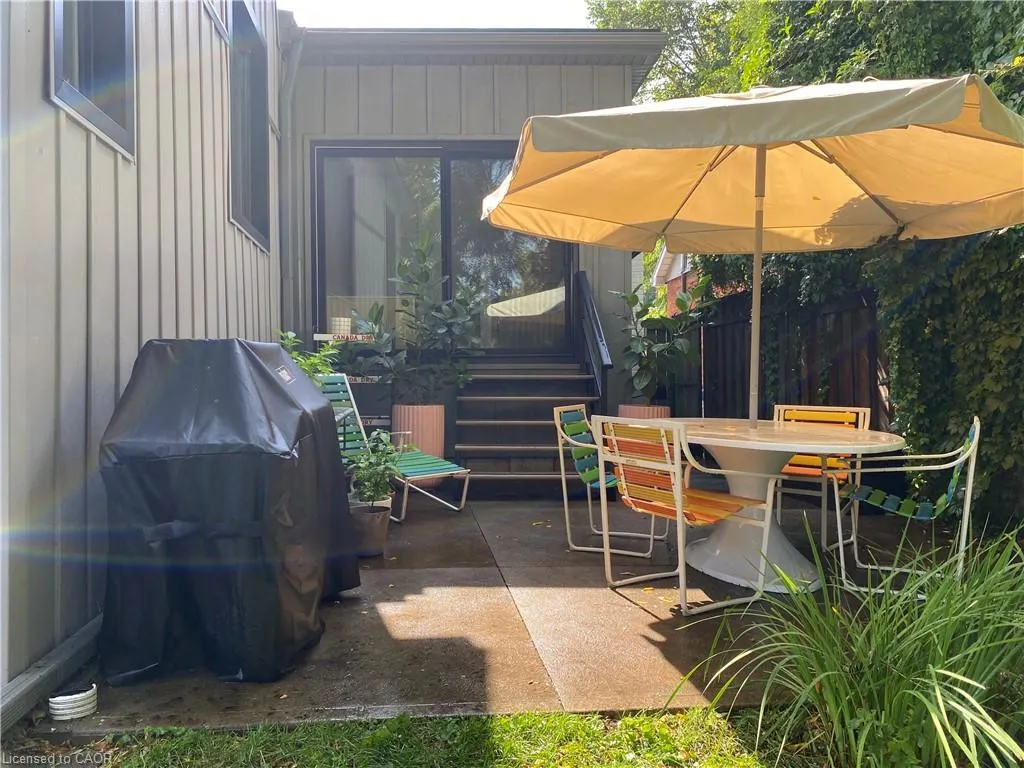 163 Ferrie Street E