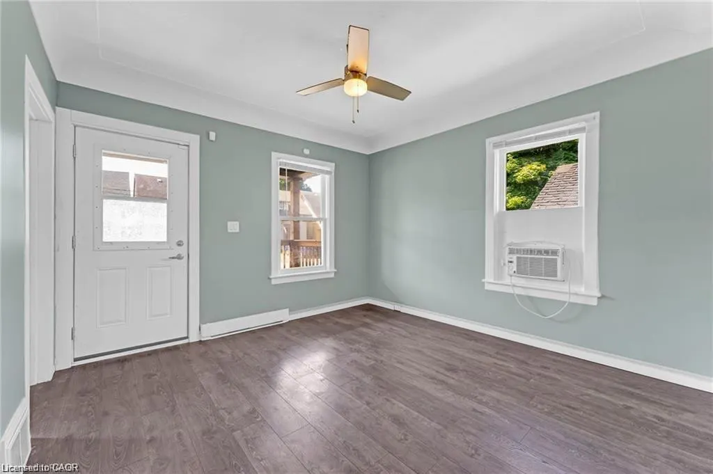 34 Welland Street, #Main