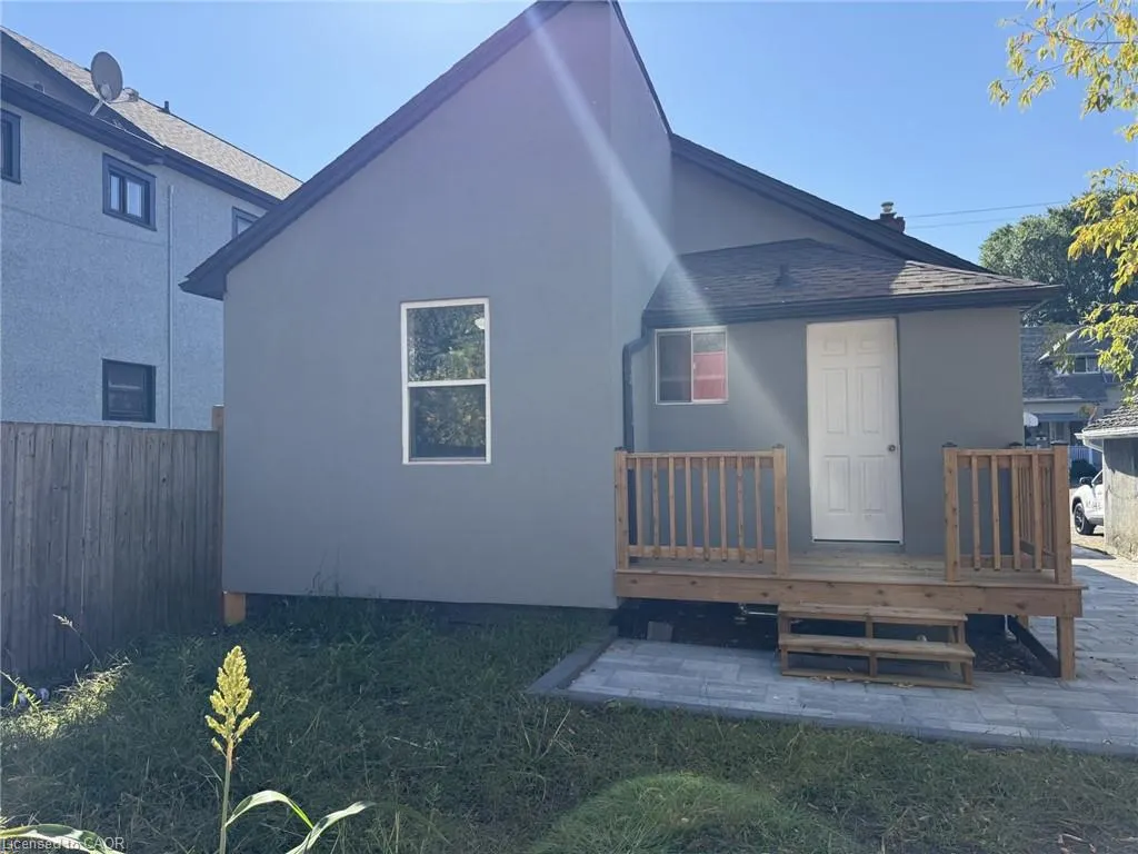 34 Welland Street, #Main