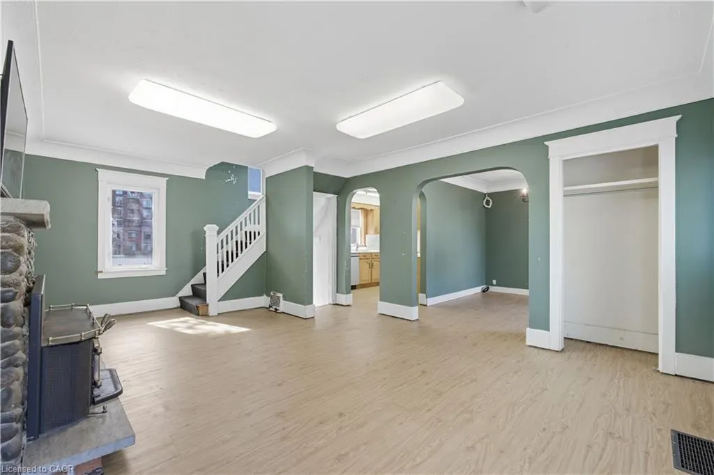 466 Nelson Avenue