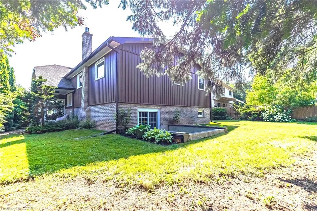 2390 Sinclair Circle