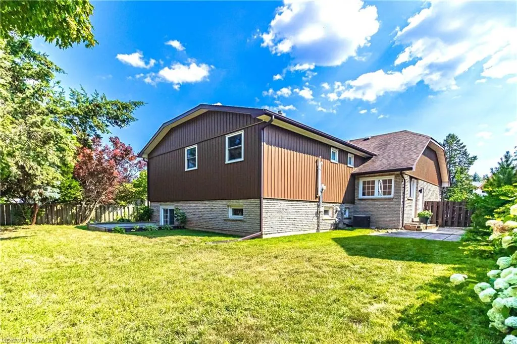 2390 Sinclair Circle