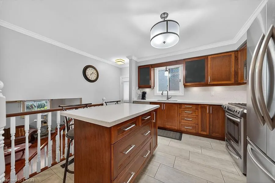 82 Aylmer Crescent