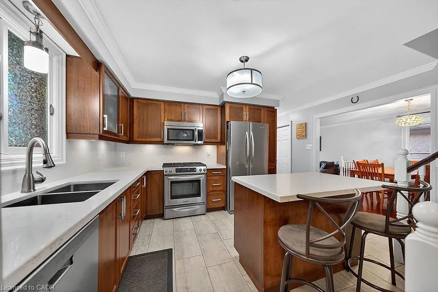 82 Aylmer Crescent