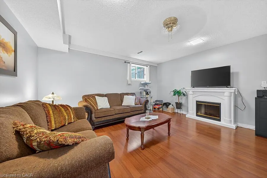 82 Aylmer Crescent