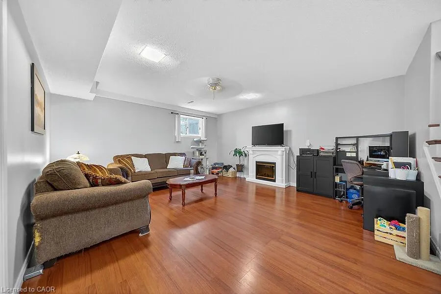 82 Aylmer Crescent