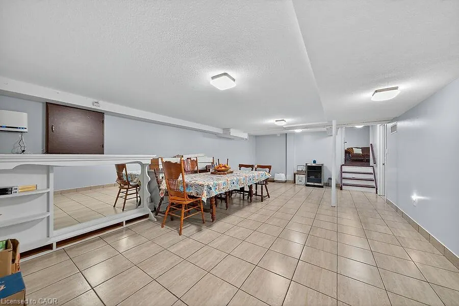 82 Aylmer Crescent