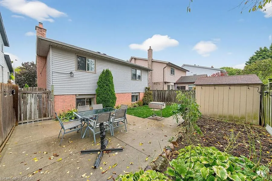 82 Aylmer Crescent