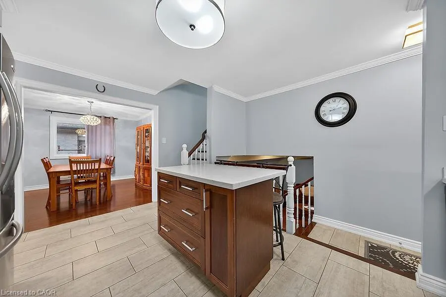 82 Aylmer Crescent