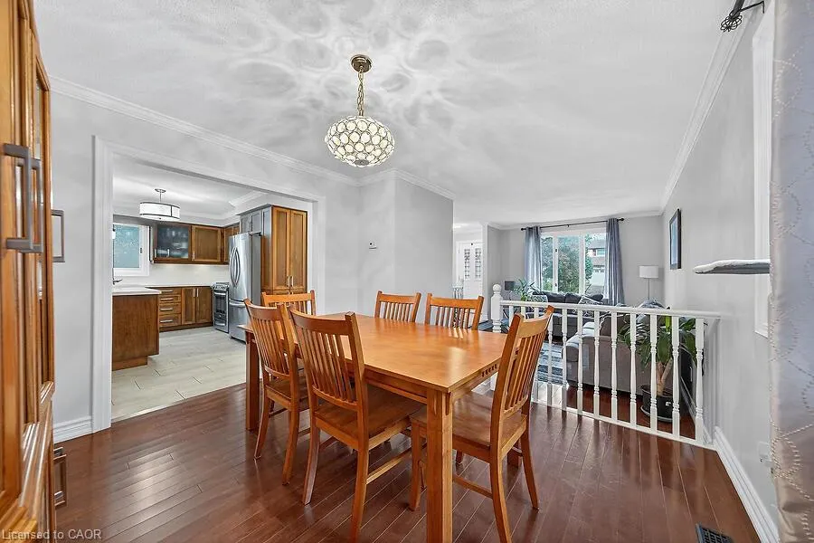 82 Aylmer Crescent