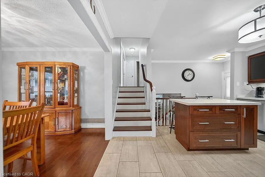 82 Aylmer Crescent