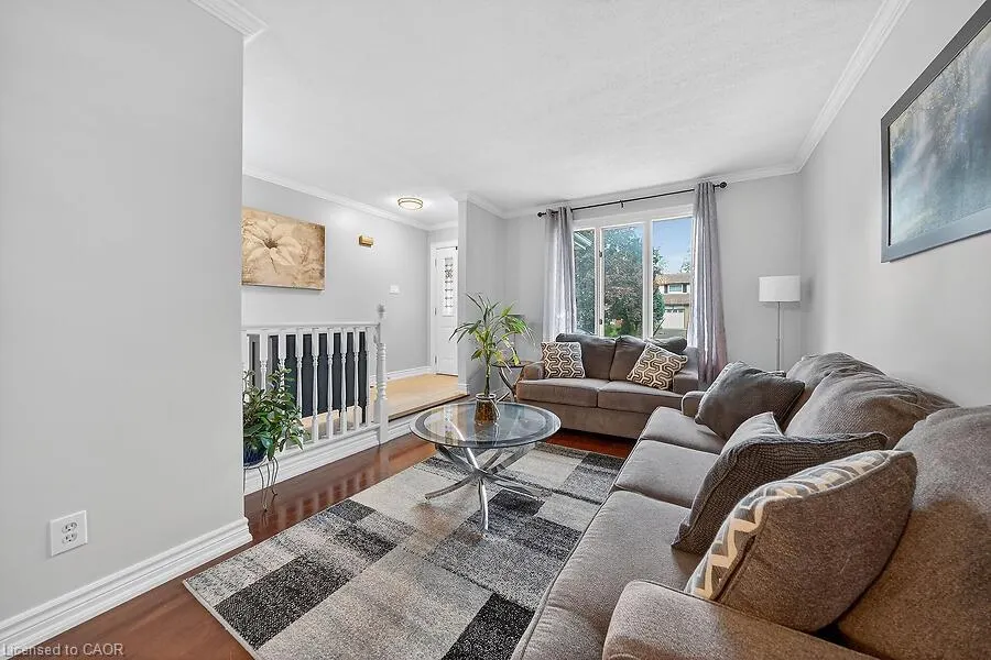 82 Aylmer Crescent