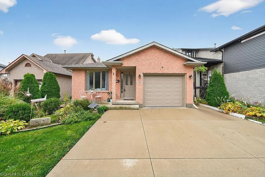 82 Aylmer Crescent