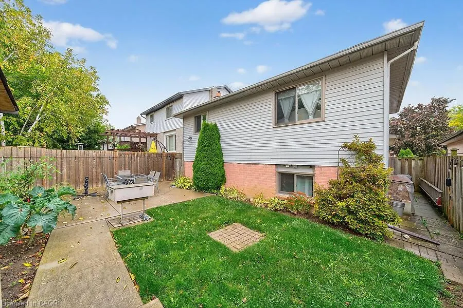 82 Aylmer Crescent