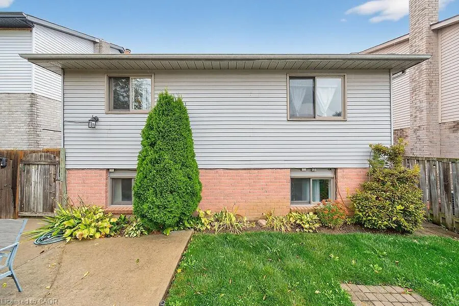82 Aylmer Crescent