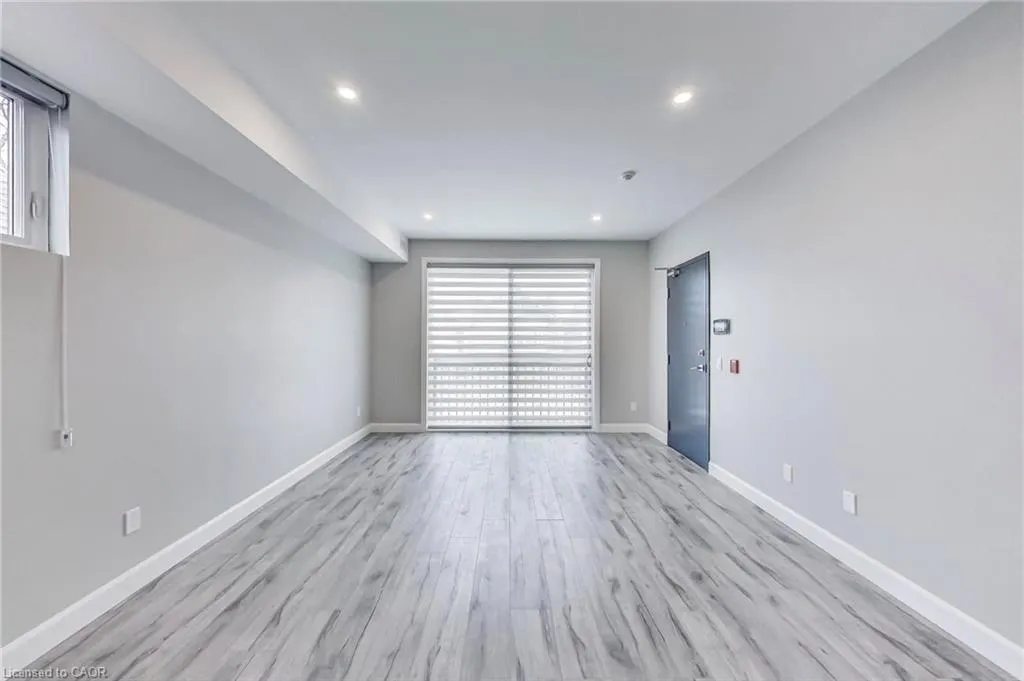 347 Charlton Avenue W, #202