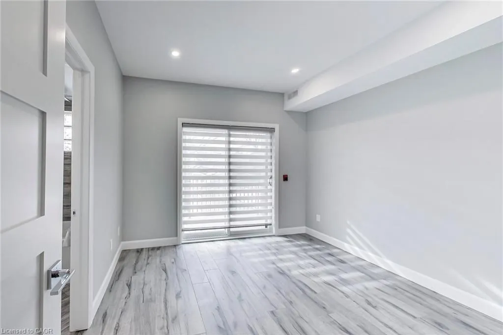 347 Charlton Avenue W, #202