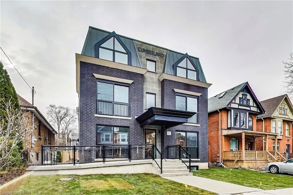347 Charlton Avenue W, #202
